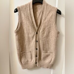 VINTAGE TAN SWEATER VEST WITH POCKETS